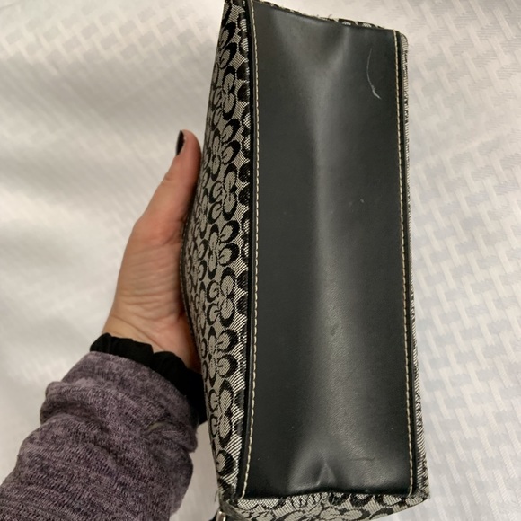 Black double G canvas handbag purse with two zipper compartments, single… - Picture 2 of 8